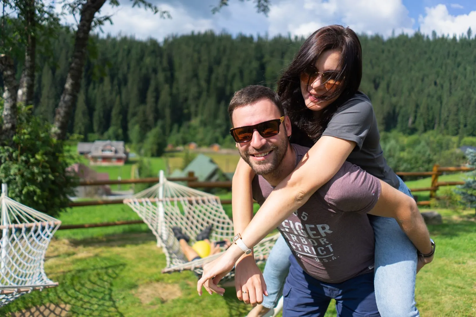 What to Expect on Your First Axe-Throwing Date